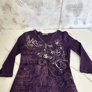 Purple Graphic 3/4 Sleeve Fitted Blouse